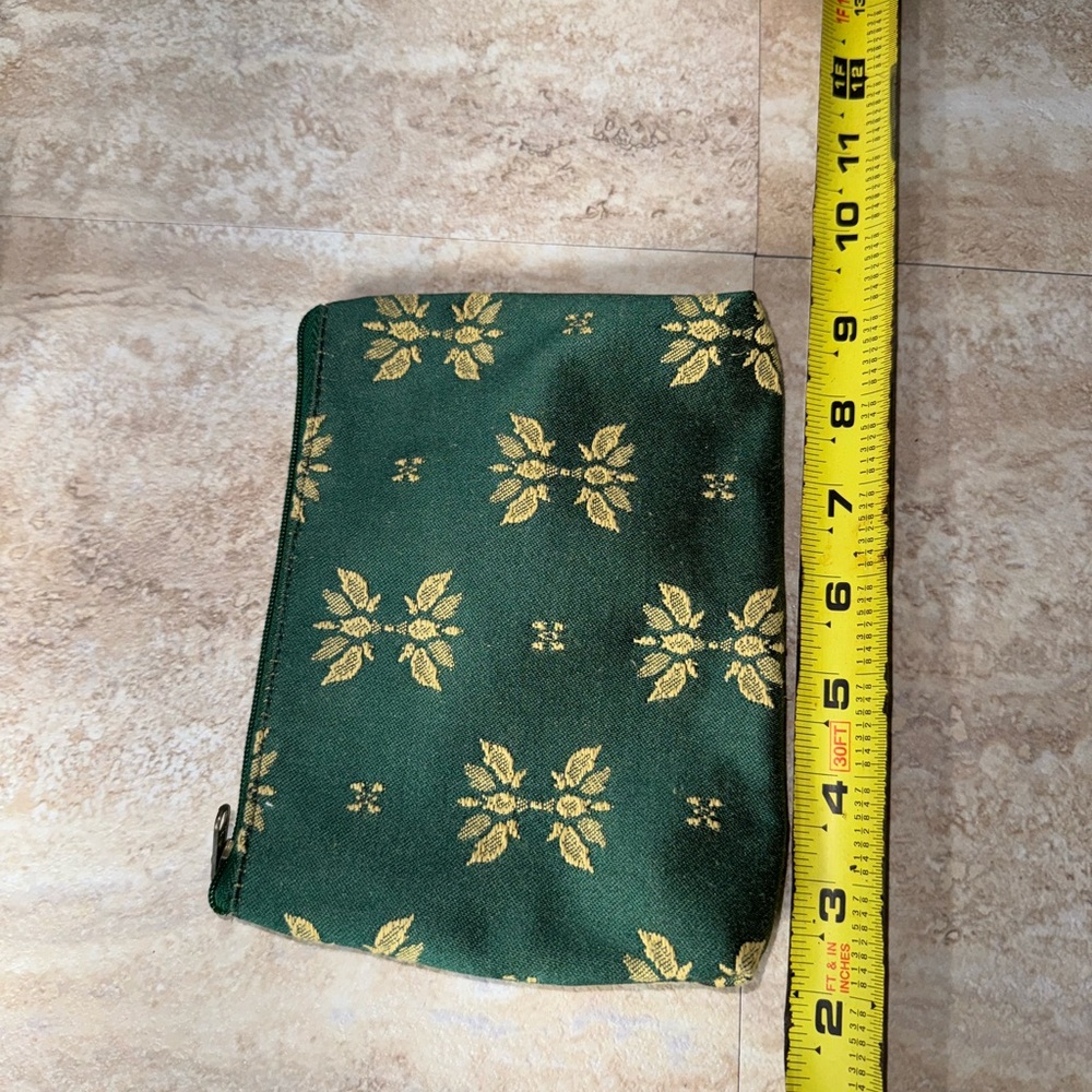 Vintage makeup or travel bag - Picture 7 of 14